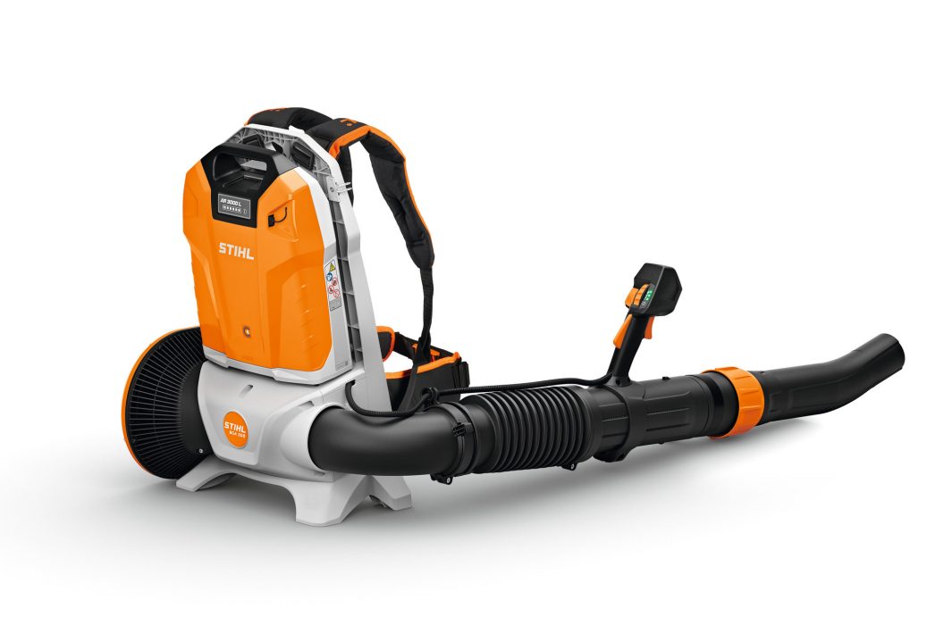 SOPLADOR STIHL BGA 300 C/BATERIA AR3000L